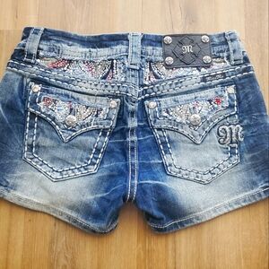 NWOT! Miss Me brand shorts size 26 with pink and clear rhinestone detail